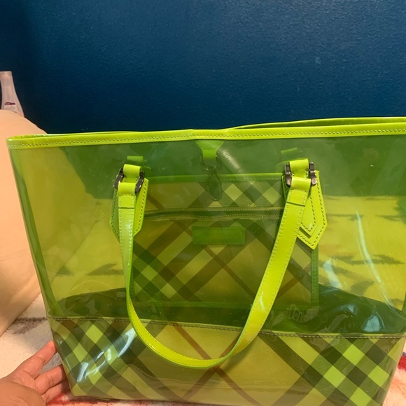 BURBERRY “All Over Perspex” Green Transparent PVC Tote Bag + Pouch - Picture 2 of 9